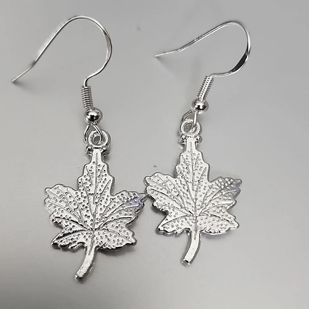925S post Maple Leaf Earrings Tibeten Alloy Shiny Silver